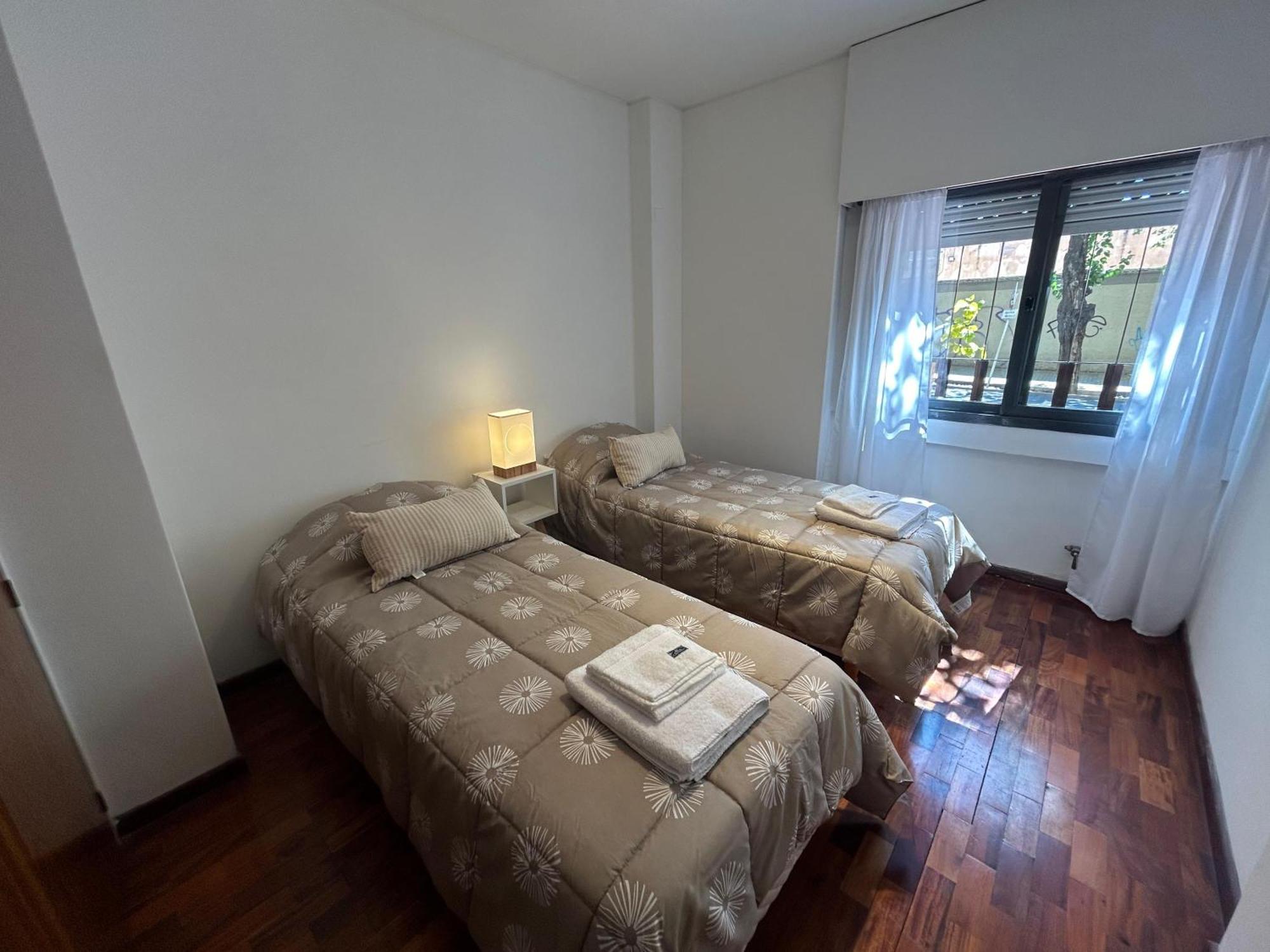 Apartment Dpto En Centro Frente Plaza Independencia *